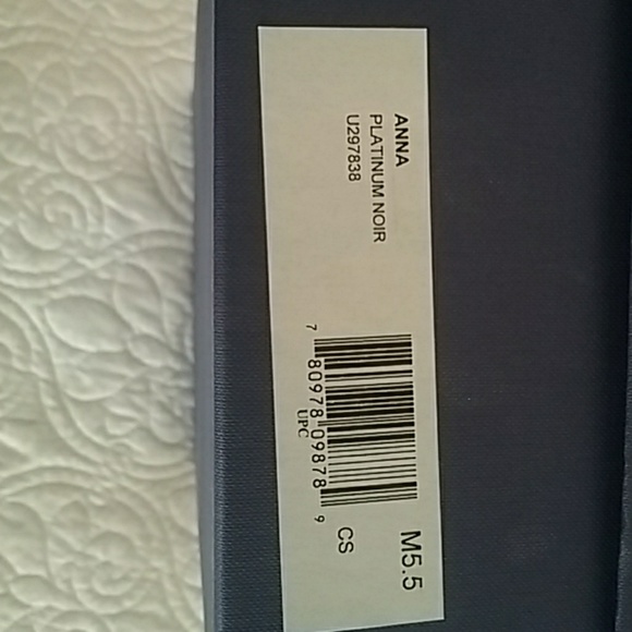 Stuart Weitzman Anna Platinum Noir - Picture 5 of 5